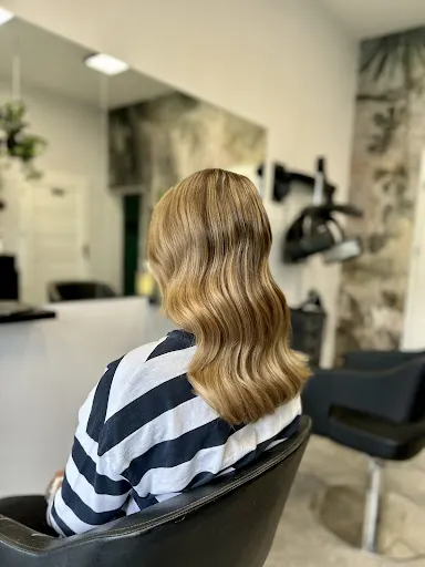 Manufaktura Fryzur - Bartosz Warzecha